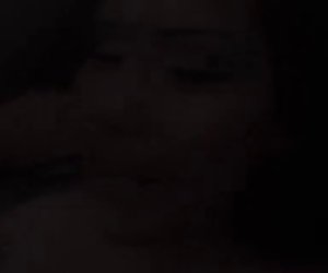 Heiße asiatische Babe erhalten &amp; s nass
