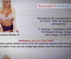 Busty blonde Lehrerin Sommer Brielle ruft slutty