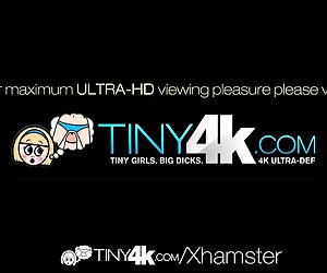 4 k tiny4k - super winzigen Kacey, den Jordan von großen Schwanz geschlagen wird